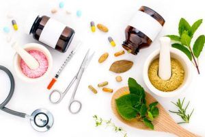 10 Pros And Cons Of Alternative Medicine – Is Contemporary Medicine Worthy?