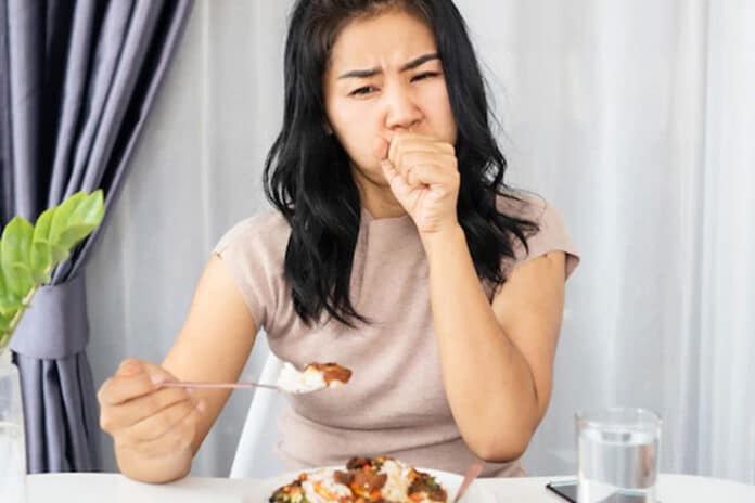 12-Ways-To-Get-Rid-Of-Food-Stuck-In-Throat